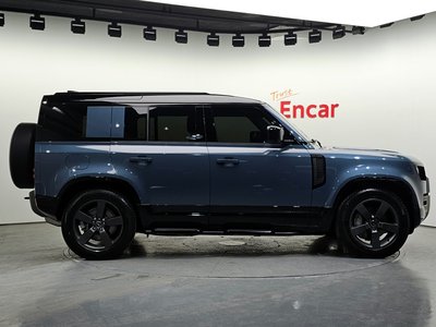 LAND ROVER DEFENDER - 7