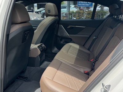 2025 BMW 5 SERIES — миниатюра 18