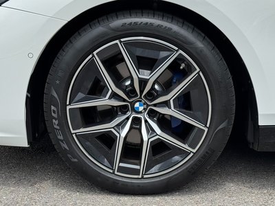 2025 BMW 5 SERIES 照片 6
