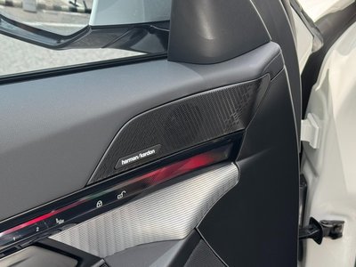 2025 BMW 5 SERIES — миниатюра 14