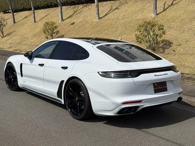 PORSCHE PANAMERA - 10