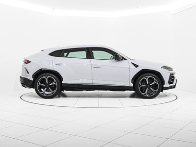 LAMBORGHINI URUS - 4