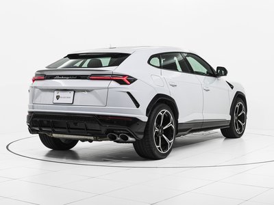 LAMBORGHINI URUS - 8