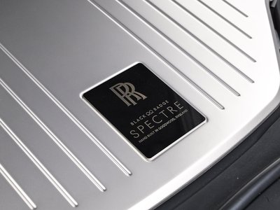 ROLLS-ROYCE SPECTRE - 10