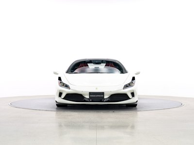 FERRARI F8 - 6