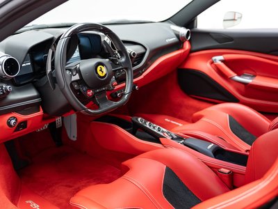 FERRARI F8 - 3