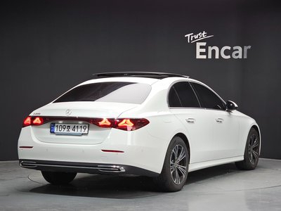 MERCEDES-BENZ E-CLASS - 4