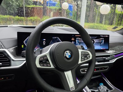 2025 BMW X7 thumbnail 12