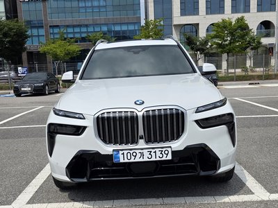 2025 BMW X7 — фото 1