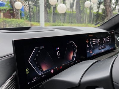 2025 BMW X7 thumbnail 13