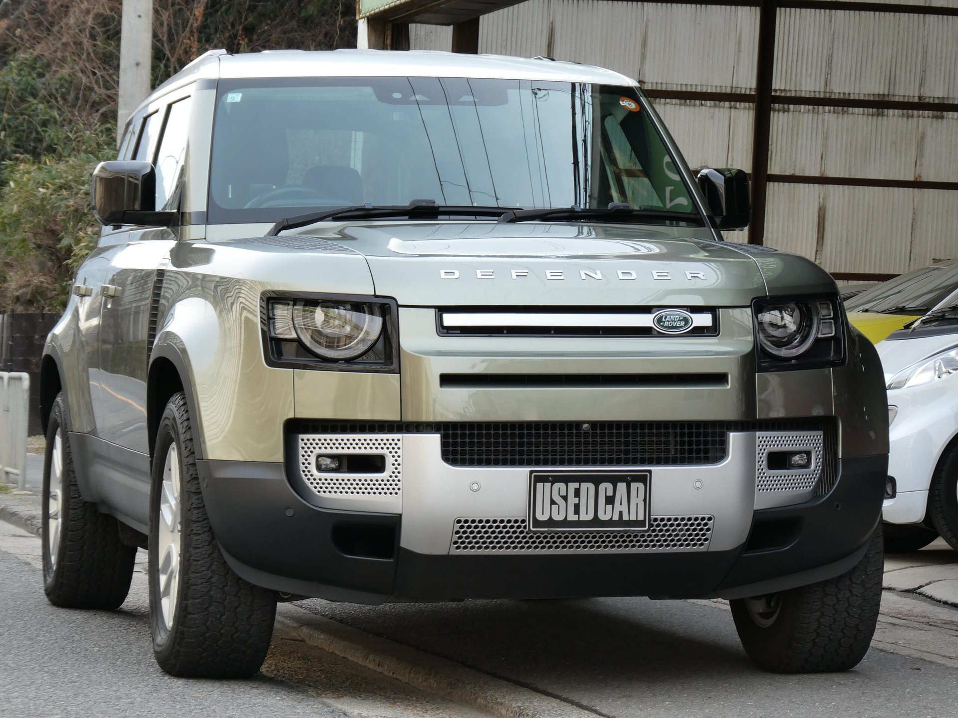 LAND ROVER DEFENDER - View 1