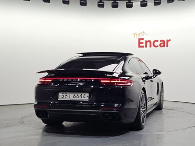 PORSCHE PANAMERA - 4