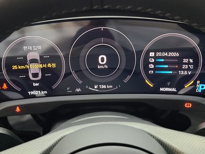 PORSCHE TAYCAN - 8