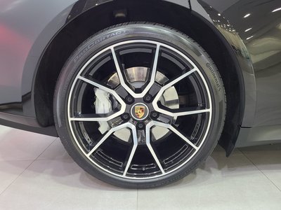 PORSCHE TAYCAN - 6