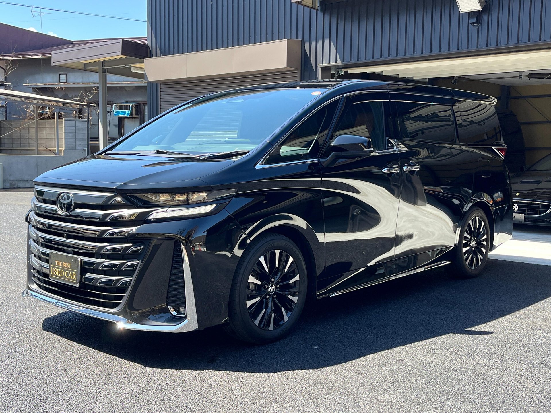 TOYOTA VELLFIRE - View 1
