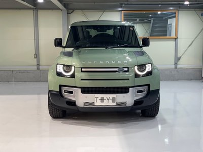 LAND ROVER DEFENDER - 7