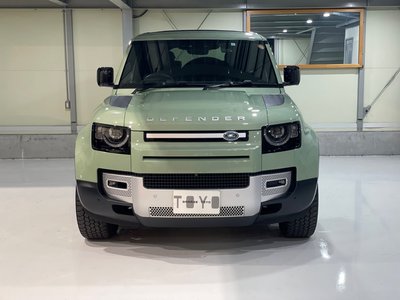 LAND ROVER DEFENDER - 8