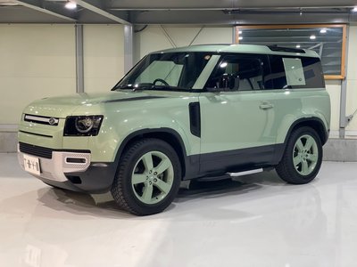 LAND ROVER DEFENDER - 2