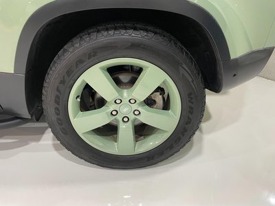 LAND ROVER DEFENDER - 4