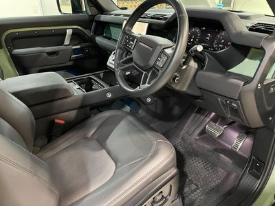 LAND ROVER DEFENDER - 9