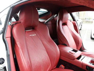 صورة 3 لـ 2012 Aston Martin V8