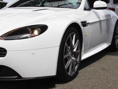 2012 Aston Martin V8 — миниатюра 71