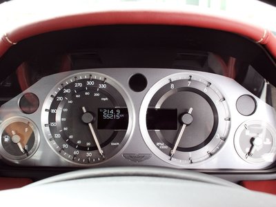 2012 Aston Martin V8 — миниатюра 34