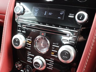 2012 Aston Martin V8 — миниатюра 38