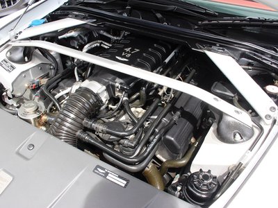 2012 Aston Martin V8 — миниатюра 12