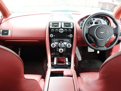 2012 Aston Martin V8 — миниатюра 28