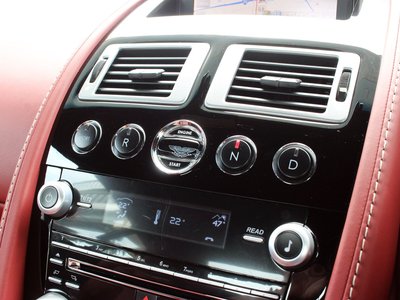 صورة 9 لـ 2012 Aston Martin V8