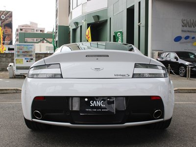 2012 Aston Martin V8 — миниатюра 24
