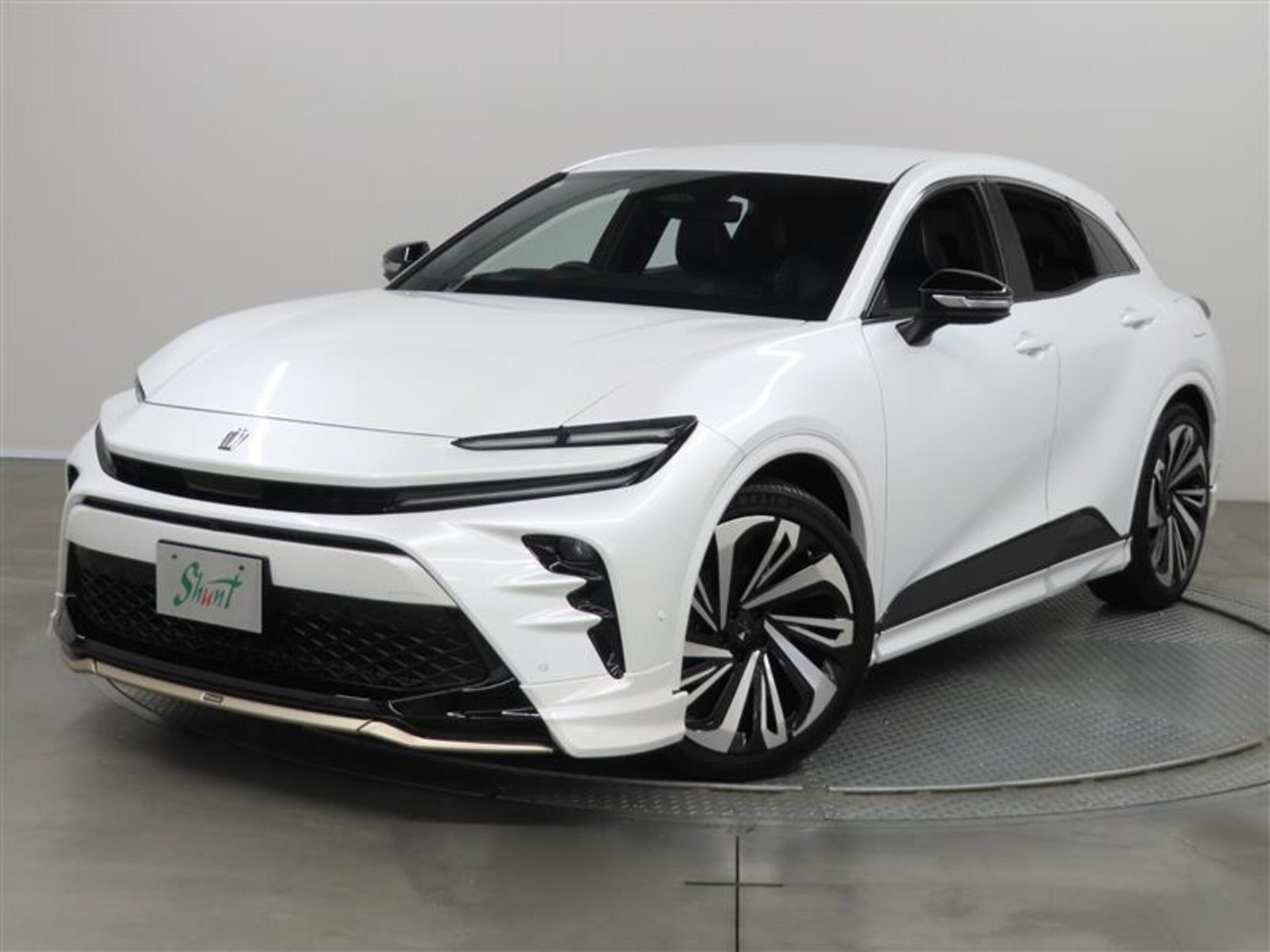 TOYOTA CROWN SPORT - View 1