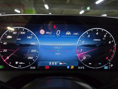 2025 Mercedes-BENZ E-CLASS 照片 8