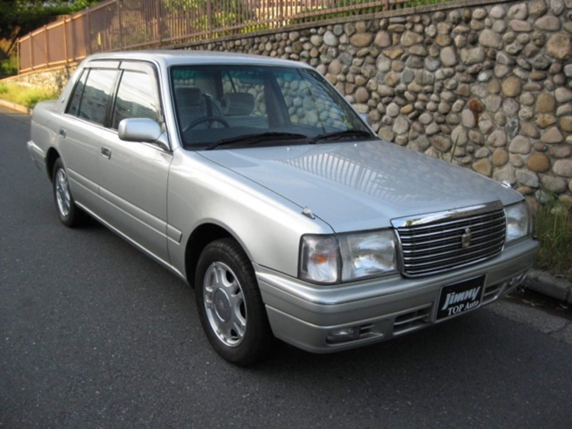 TOYOTA CROWN SEDAN - View 1
