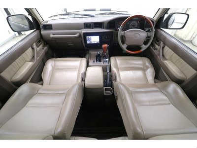 TOYOTA LAND CRUISER 80 - 6