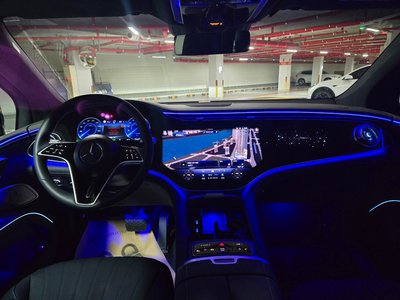 MERCEDES-BENZ EQS - 10