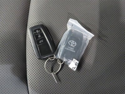 2023 Toyota LAND CRUISER PRADO — миниатюра 19