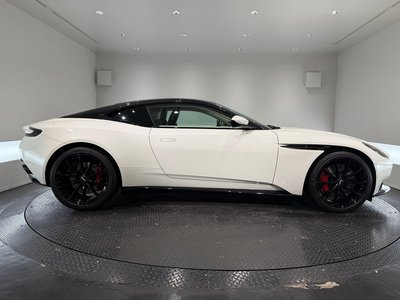 ASTON MARTIN DB11 - 6