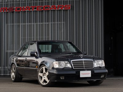 MERCEDES-BENZ E-CLASS - 1