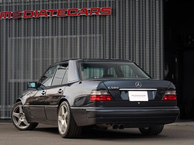 MERCEDES-BENZ E-CLASS - 3