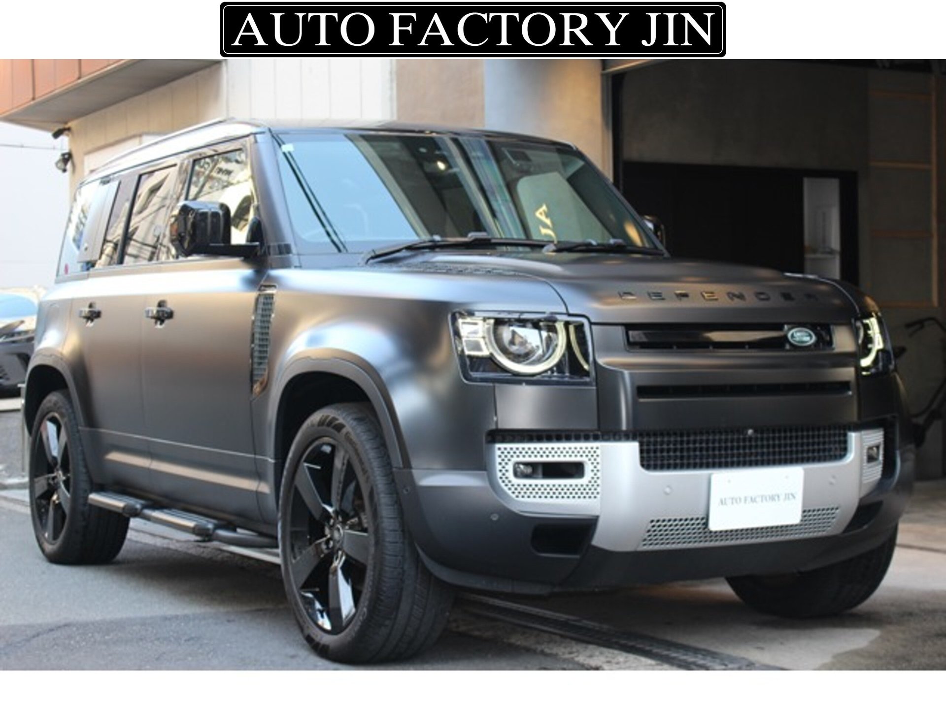 LAND ROVER DEFENDER - View 1