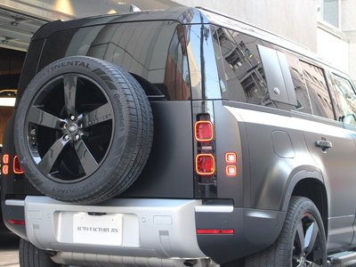 LAND ROVER DEFENDER - 8