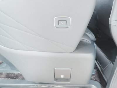 2023 Toyota ALPHARD thumbnail 36
