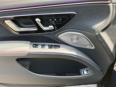 MERCEDES-BENZ EQS - 5