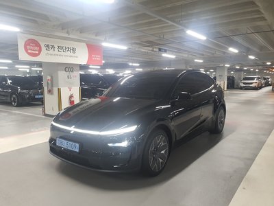 2026 Tesla MODEL Y — фото 4