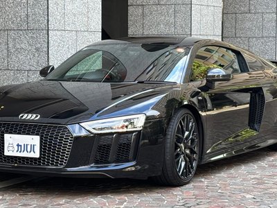 AUDI R8 - 1