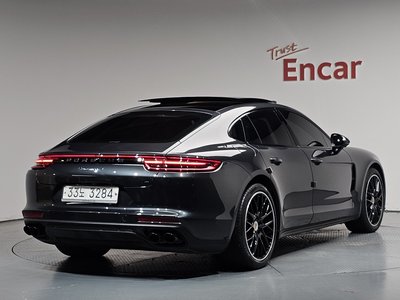 PORSCHE PANAMERA - 5