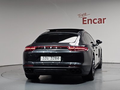 PORSCHE PANAMERA - 4
