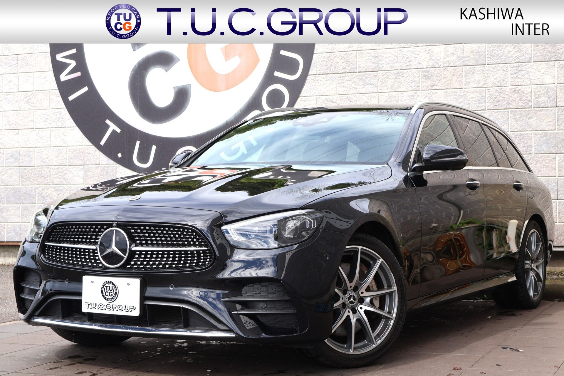 MERCEDES-BENZ E-CLASS WAGON - View 1